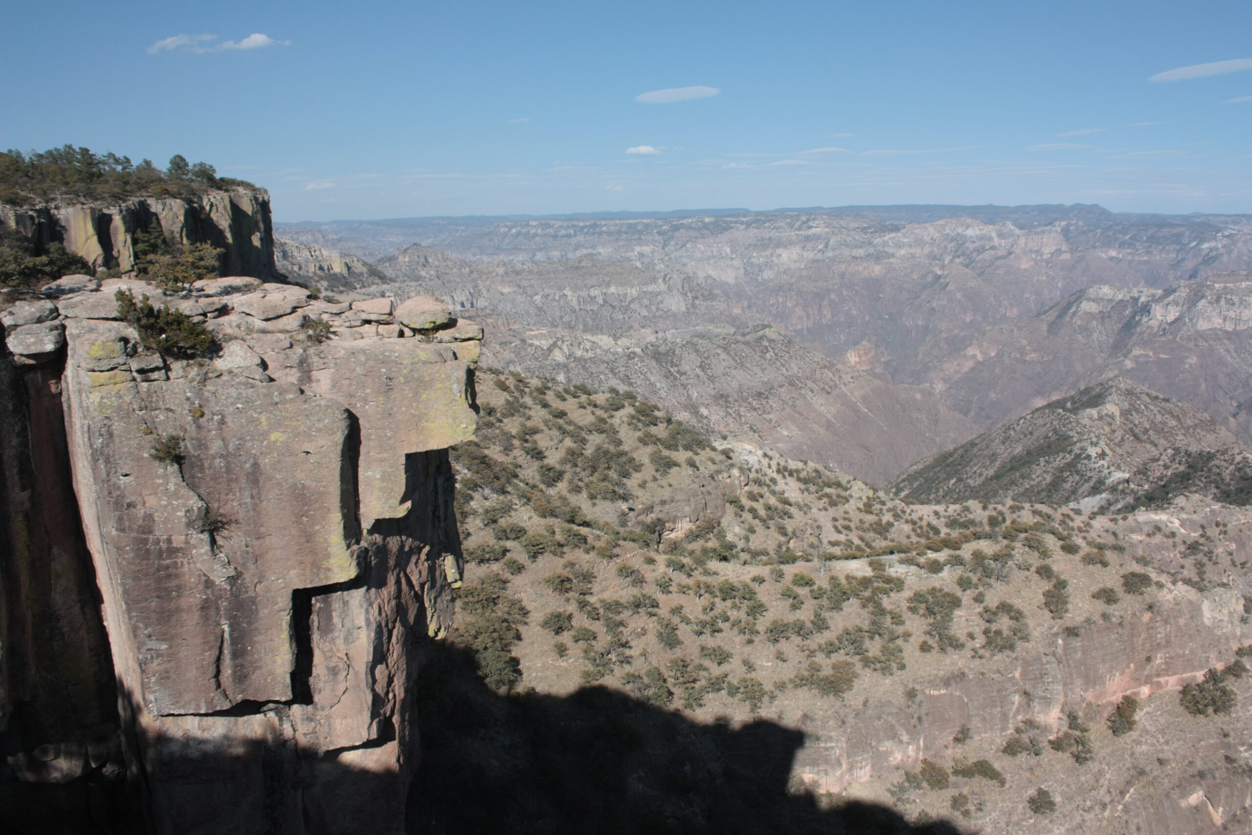 https://commons.wikimedia.org/wiki/Category:Copper_Canyon#/media/File:Piedra_bolada_-_panoramio.jpg