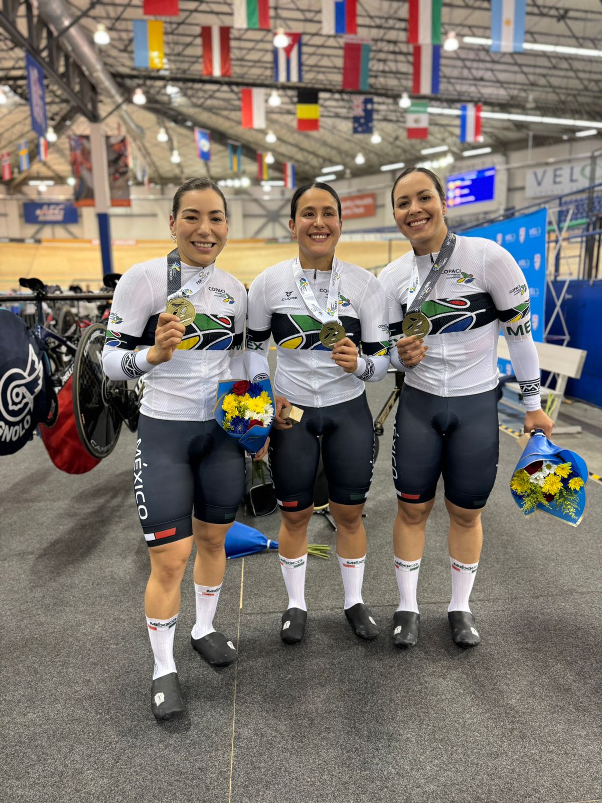 https://www.gob.mx/conade/articulos/equipo-de-velocidad-femenil-conquista-oro-y-asegura-boleto-a-paris-2024-en-panamericano-de-ciclismo-361275?idiom=es