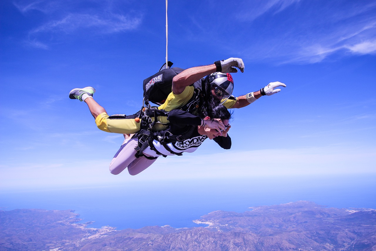 https://pixabay.com/es/photos/skydive-espa%C3%B1a-acci%C3%B3n-extremo-2717507/