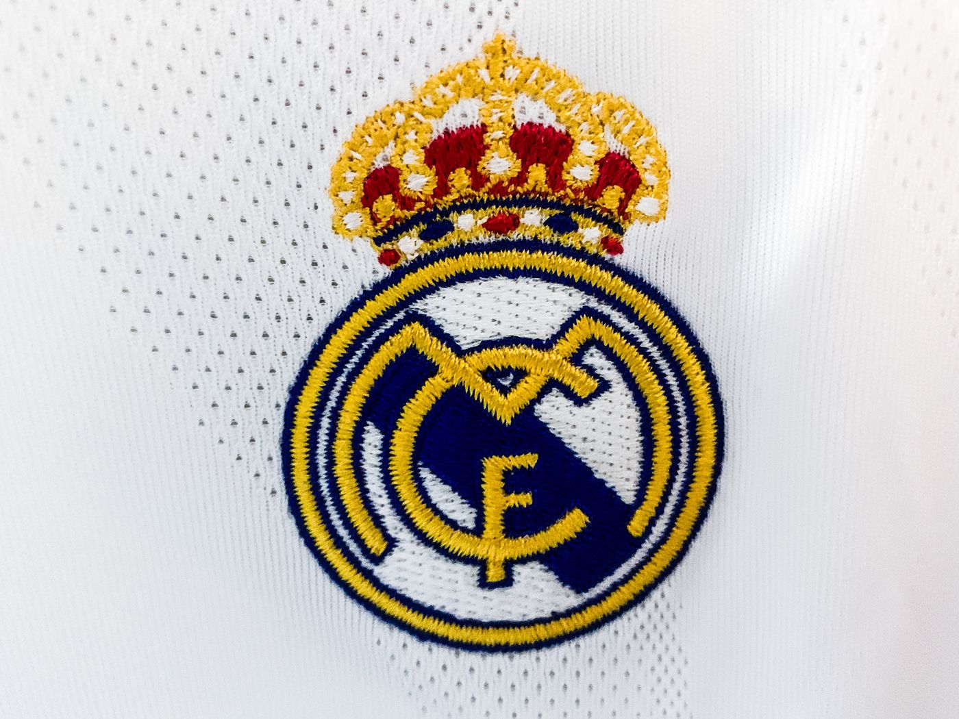 https://www.google.com.mx/search?q=real+madrid+logo+2024&sca_esv=cd167cd6c57a38d9&udm=2&sxsrf=ADLYWIL0Gbic0IRkhjICyVAH3dUfX1vmzQ:1718812959685&source=lnt&tbs=isz:l&sa=X&ved=2ahUKEwinzpafheiGAxXoC0QIHZBZBmoQpwV6BAgDEAc&biw=1368&bih=744&dpr=2#vhid=vXPcotl7-_5CVM&vssid=mosaic