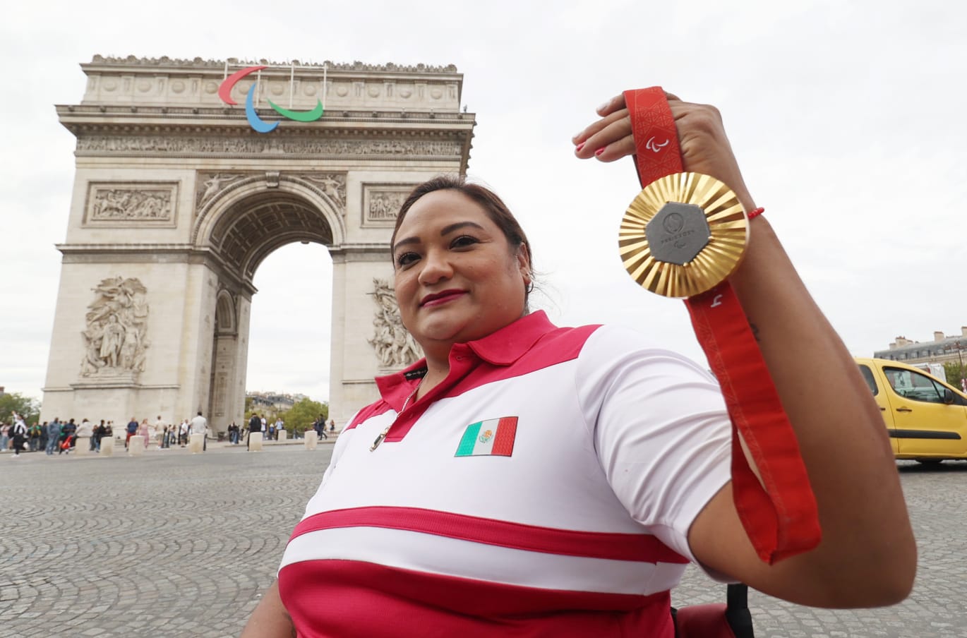 https://www.gob.mx/conade/es/articulos/gloria-zarza-celebra-su-medalla-de-oro-en-el-arco-del-triunfo-376731?idiom=es